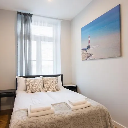 Luxury Apartments Nearto Main Square-3